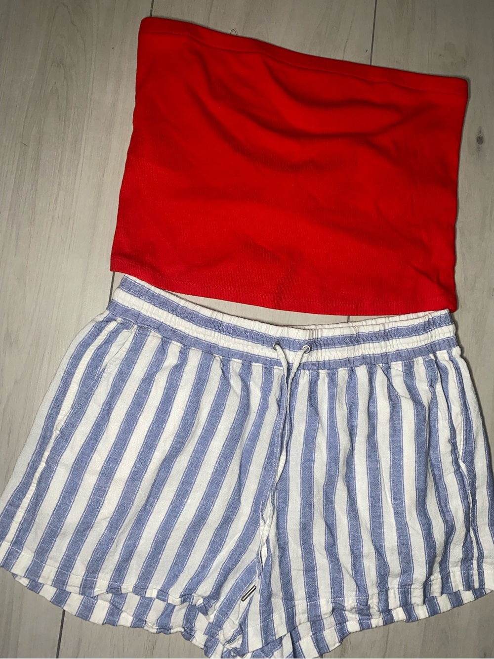 GAP White and Blue Striped Shorts